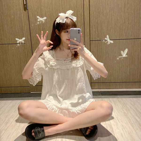 Kétrészes nyári női pizsama rövid ujjal, csipkével