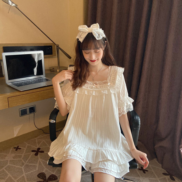 Kétrészes nyári női pizsama rövid ujjal, csipkével