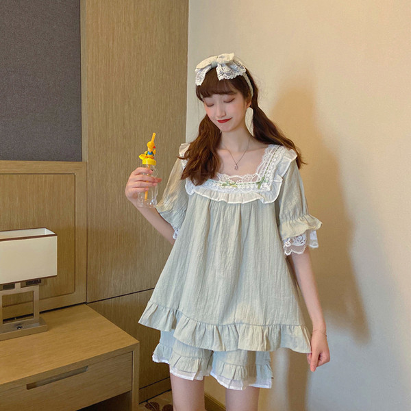 Kétrészes nyári női pizsama rövid ujjal, csipkével