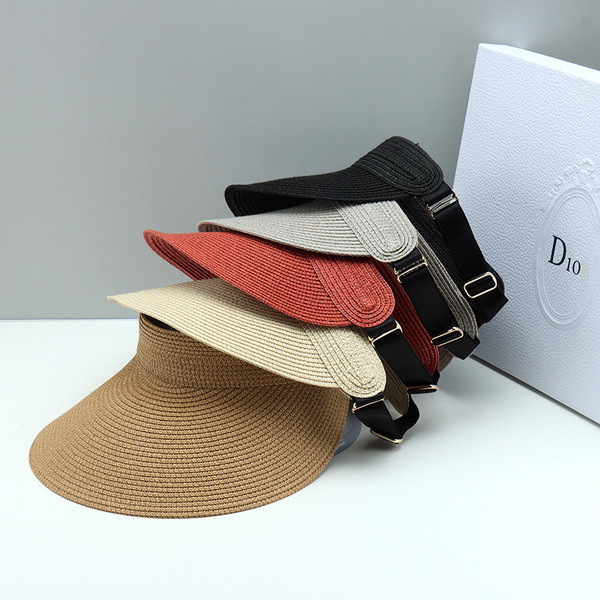 Modern női napellenző, amely alkalmas a strandra