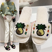 Plüss női papucs flitterekkel