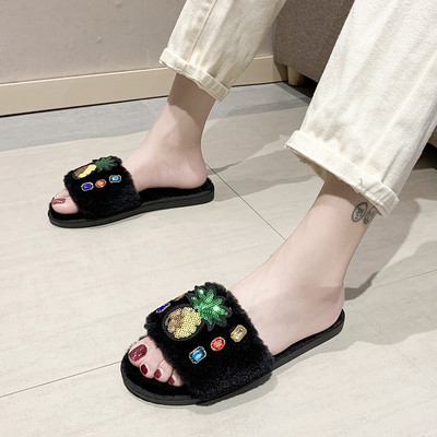 Plüss női papucs flitterekkel