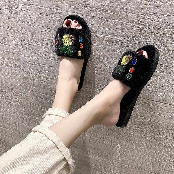 Plüss női papucs flitterekkel