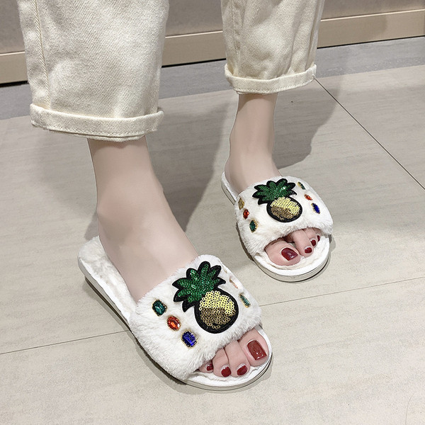 Plüss női papucs flitterekkel