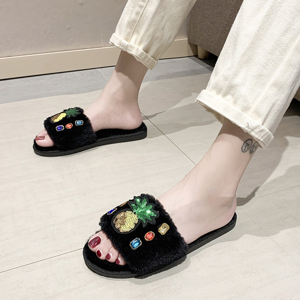 Plüss női papucs flitterekkel