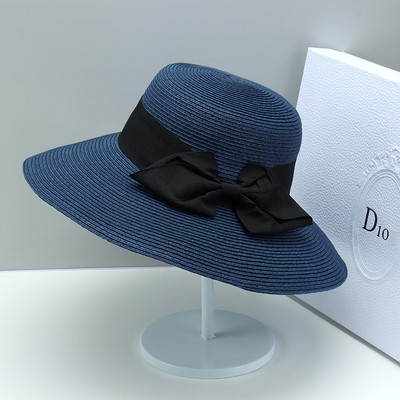 Modern női sapka szalaggal