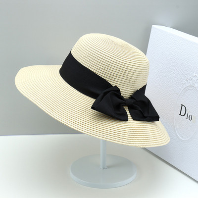 Modern női sapka szalaggal