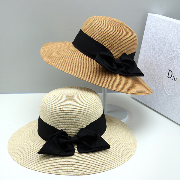 Modern női sapka szalaggal