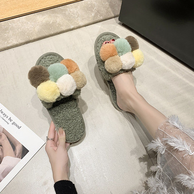 Ženske papuče s ravnim potplatom i puhom