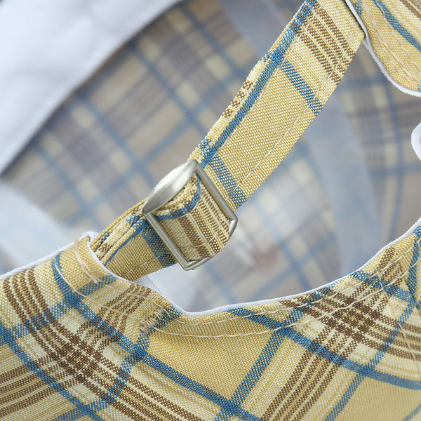 Kockás női sapka napellenzővel