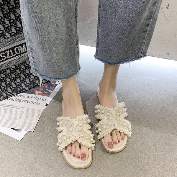 Modern női papucs gyöngyökkel