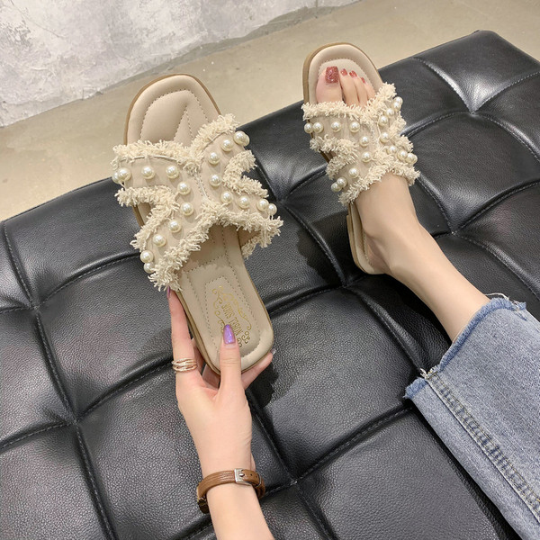 Modern női papucs gyöngyökkel