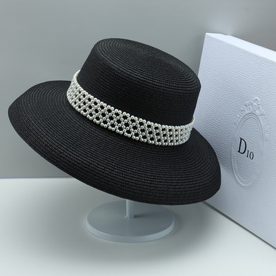 Stílusos női sapka gyöngy elemekkel