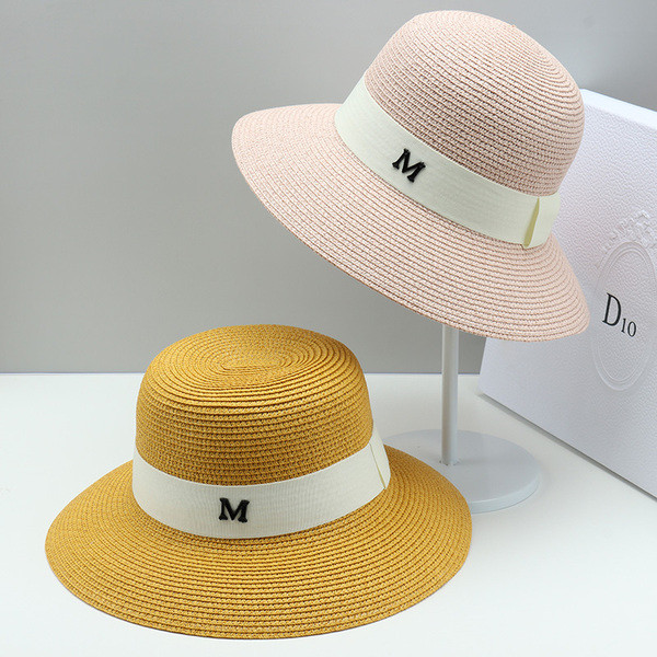 Modern női sapka, amely alkalmas a strandra