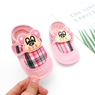 Бебешки обувки с 3D елемент и лепенка