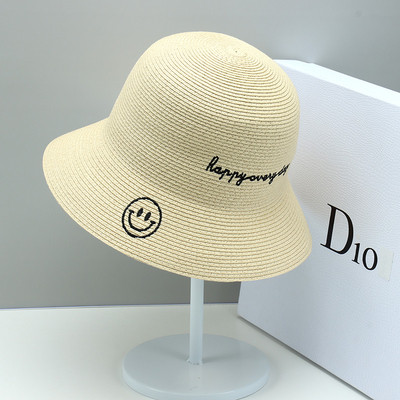 Moderna ženska kapa s vezom