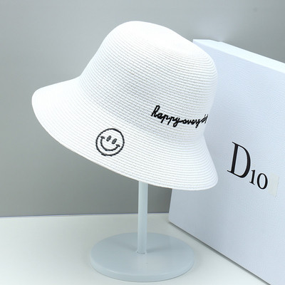 Moderna ženska kapa s vezom