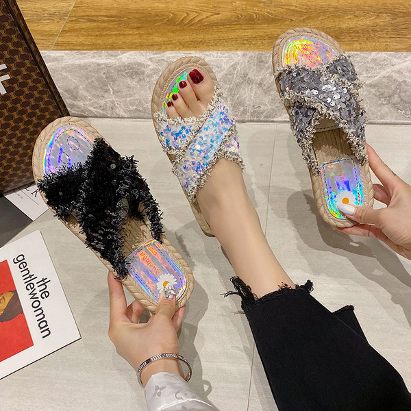 Modern női papucs flitterekkel