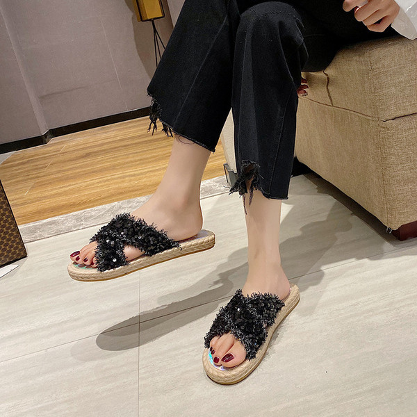 Modern női papucs flitterekkel