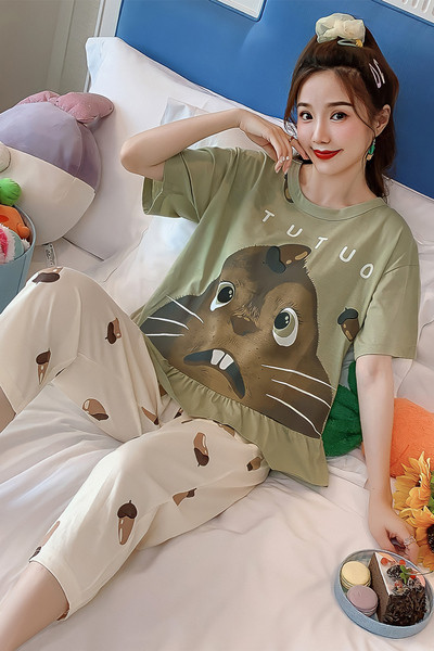 Ženska pidžama iz dva dijela sa aplikacijom