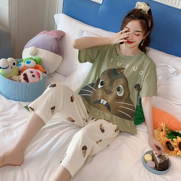 Ženska pidžama iz dva dijela sa aplikacijom