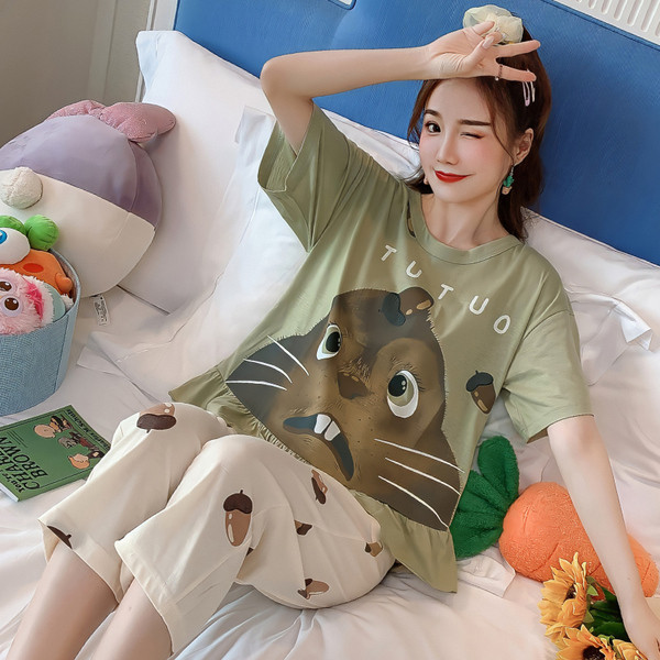 Ženska pidžama iz dva dijela sa aplikacijom