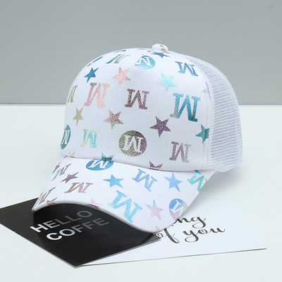 Női sapka színes rátéttel