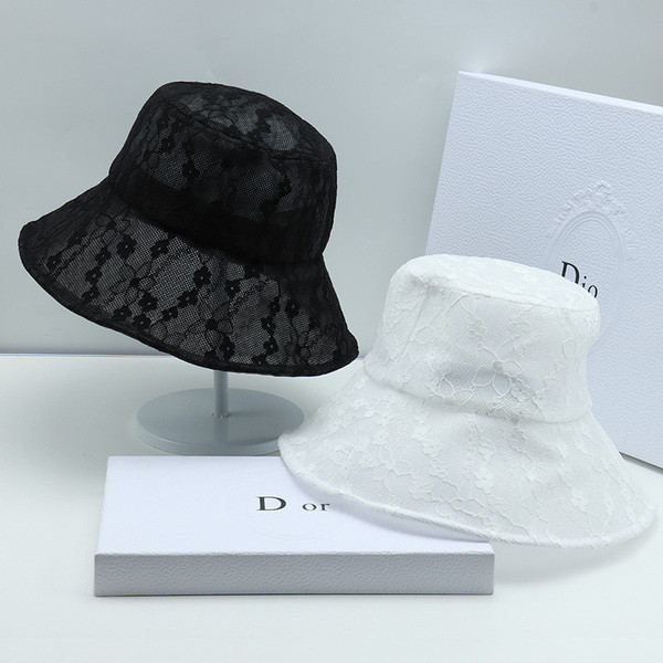 Ženska moderna kapa od čipke