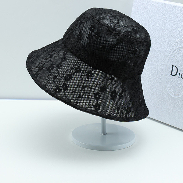 Ženska moderna kapa od čipke