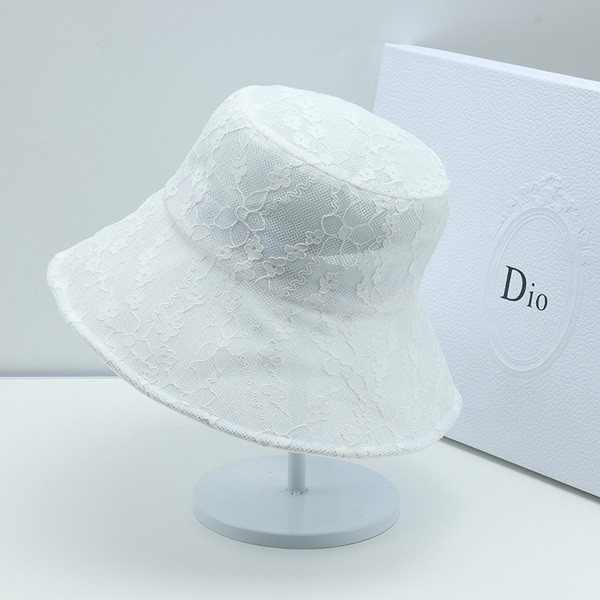 Ženska moderna kapa od čipke