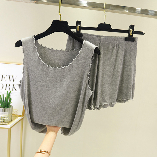 Moteriška vasarinė pižama, įskaitant apatinę kelnaitę ir šortus