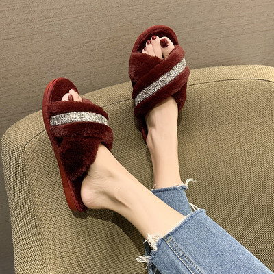 Plüss női papucs kövekkel