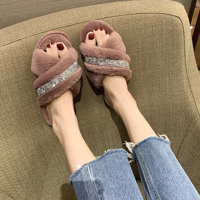 Plüss női papucs kövekkel