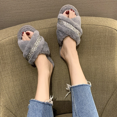 Plüss női papucs kövekkel