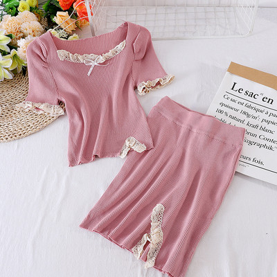 Moodne naiste komplekt, mis sisaldab T-särki ja kõrge vöökohaga seelikut