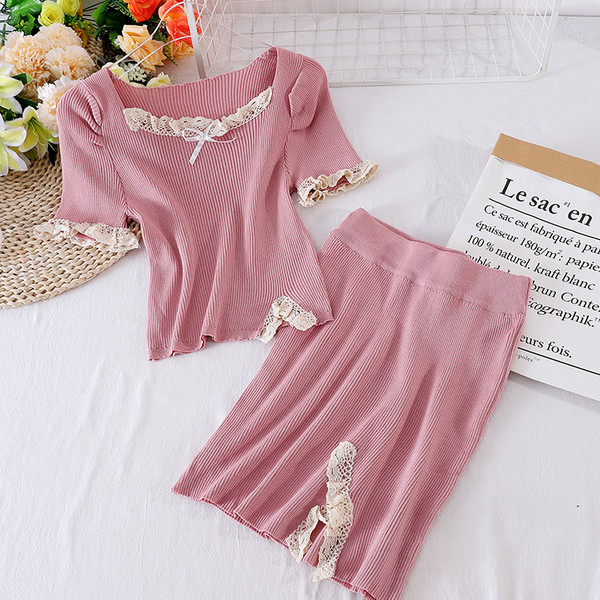 Moodne naiste komplekt, mis sisaldab T-särki ja kõrge vöökohaga seelikut