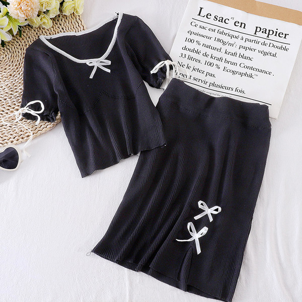 Dnevni ženski set iz dva dijela sa trakama