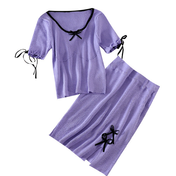 Dnevni ženski set iz dva dijela sa trakama