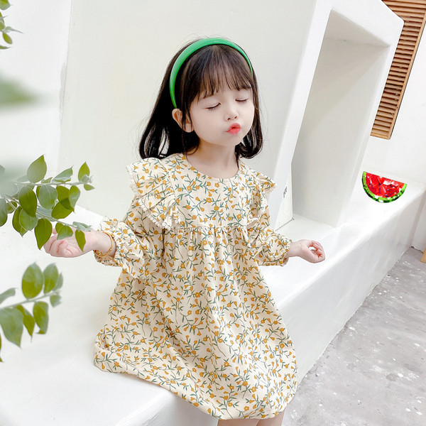 Aktuális gyerekruha virágos motívumokkal, hosszú ujjal