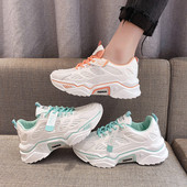 Női alkalmi sportcipő színes fűzővel, durva talppal