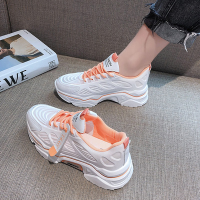 Női alkalmi sportcipő színes fűzővel, durva talppal