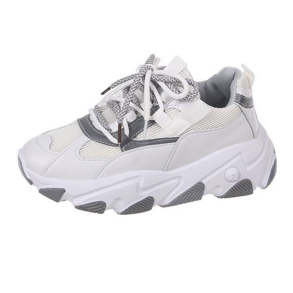 Női tornacipő durva magas talppal, színes fűzőkkel