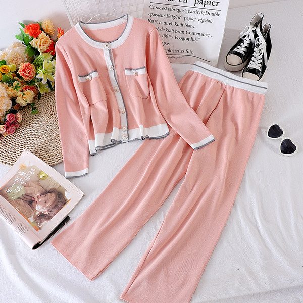 Női alkalmi szett kardigánnal és bő nadrággal