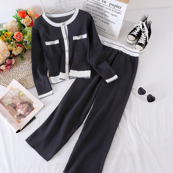 Női alkalmi szett kardigánnal és bő nadrággal