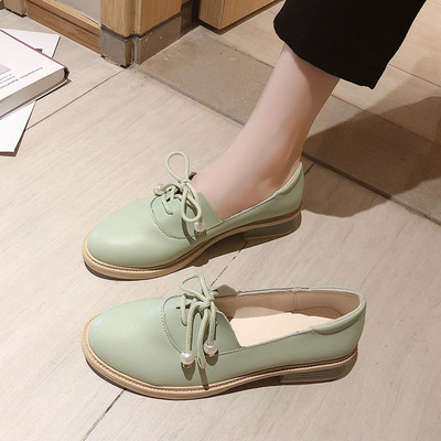 Bőr női alkalmi cipő fűzővel