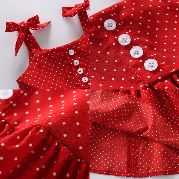 Nööpide ja paeltega vabaaja lastekleit