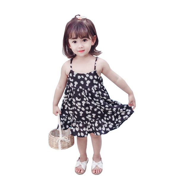 Gyerekruha vékony pántokkal és virágmotívumokkal