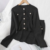 Fekete női szett mellényből és szoknyából