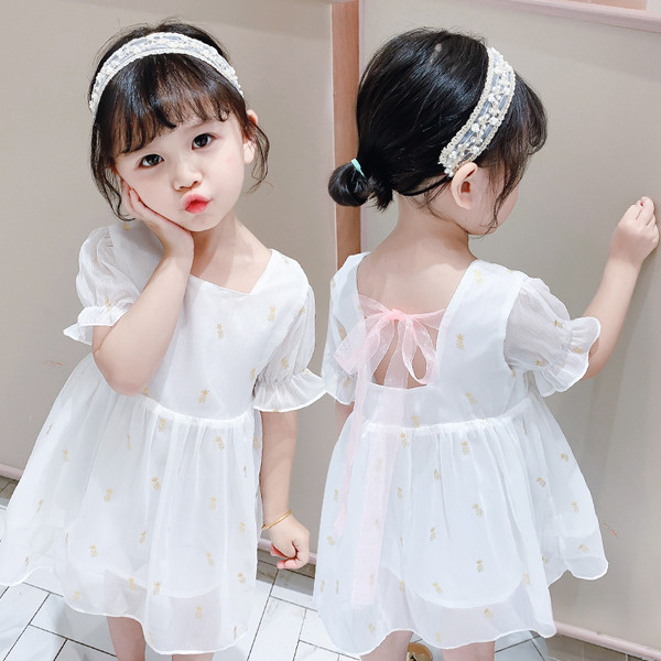 Lühikeste varrukate ja paelaga laste suvekleit