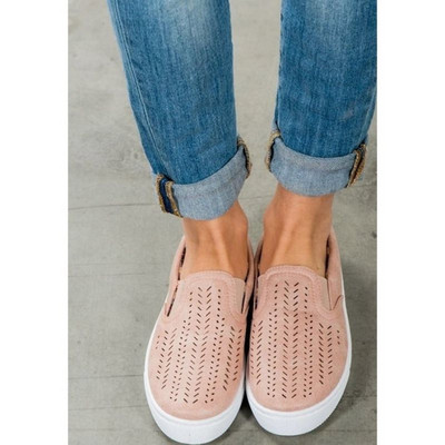 Női alkalmi cipők perforált bőrrel - nagy számok